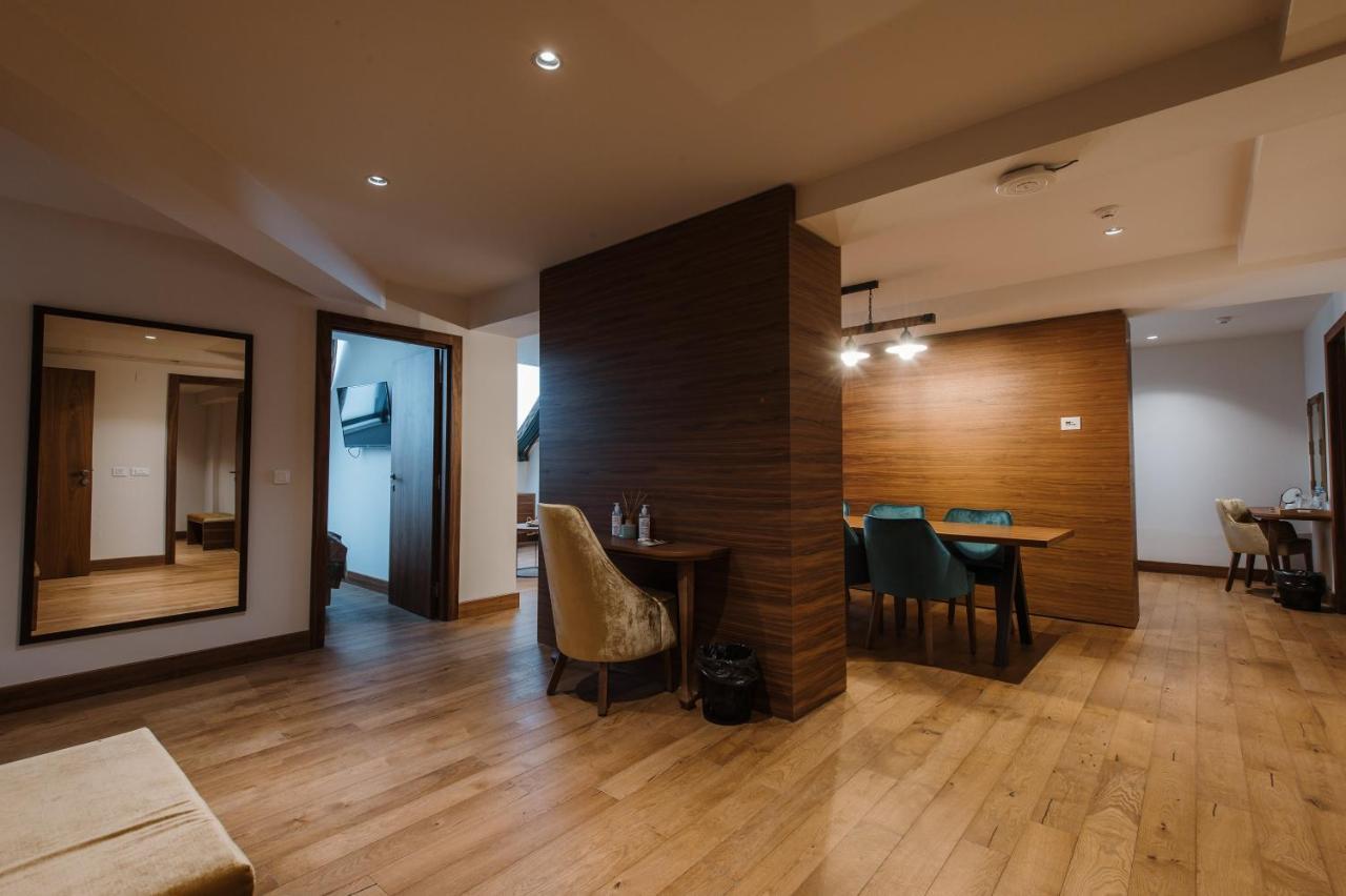 Hotel Nais Ni Exterior foto